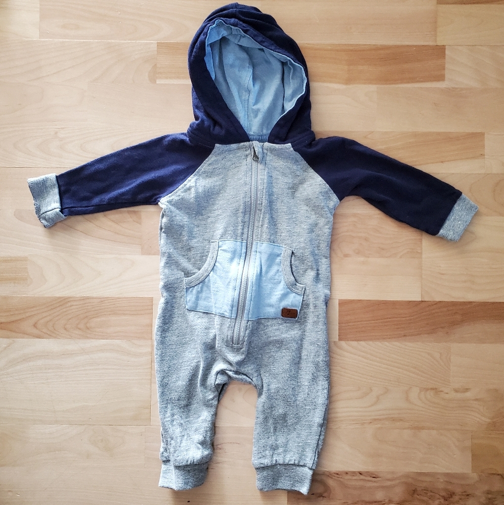 7 For All Mankind baby zip up romper